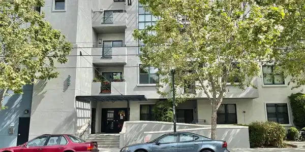 222 8th Avenue