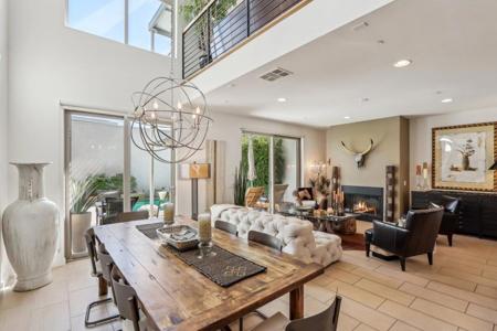 946 Oceo Circle S