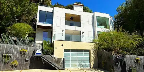 3901 Avenida Del Sol