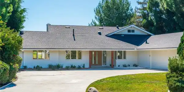 1210 Anita Pl