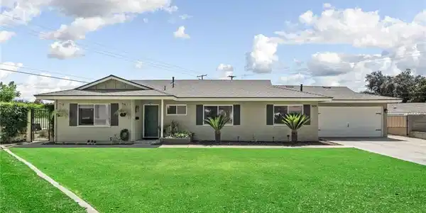 609 Cardinal Lane