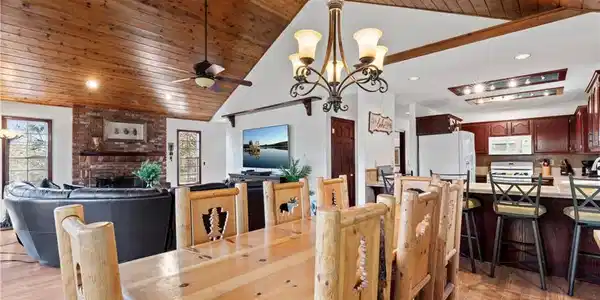 221 Grizzly Road