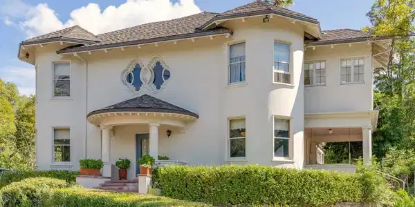 859 London Drive
