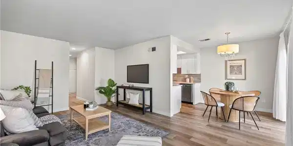 1413 Eagle Park