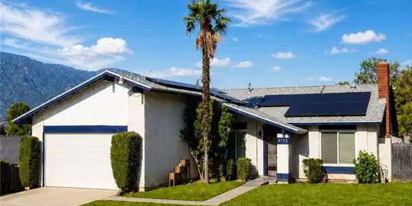 4305 Lakewood