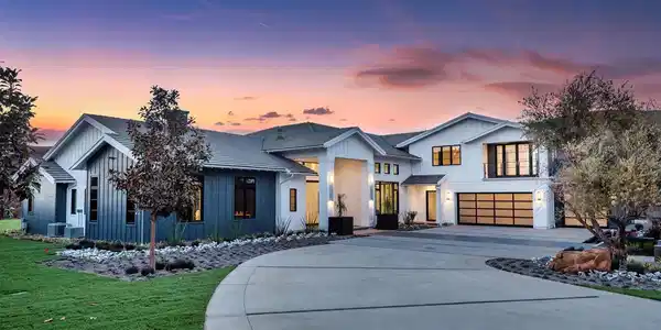 2111 High Knoll Circle