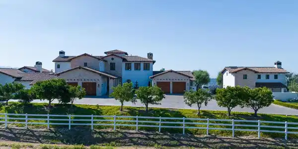 1451 E La Loma Avenue