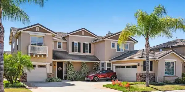 2381 Douglaston Glen