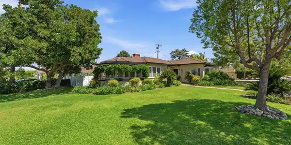 958 Hugo Reid Drive