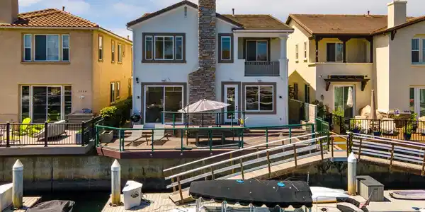 1520 Viewpoint Drive