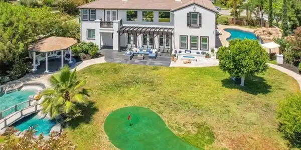 3795 Peregrine Circle