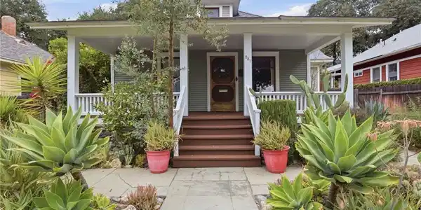 231 E Lemon
