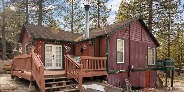 813 Lark Trail