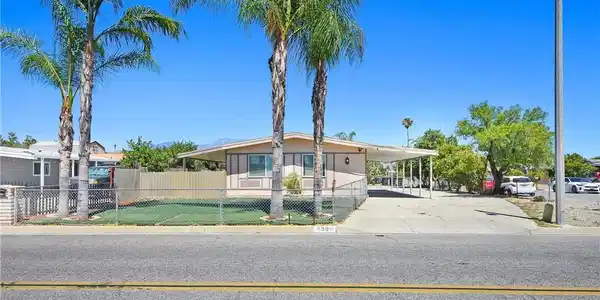 588 N Gilbert