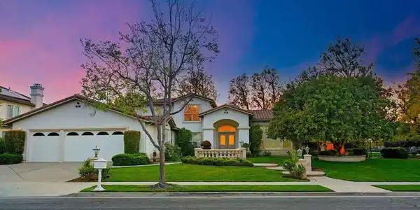 633 Noble Road