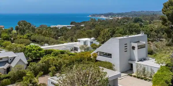 27553 pacific Coast Highway