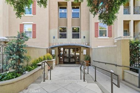 128 N Oak Knoll Avenue