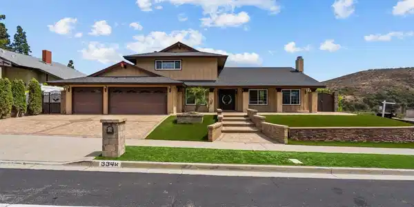 334 W Avenida De Las Flores