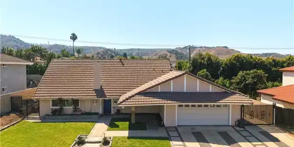 1523 Latchford