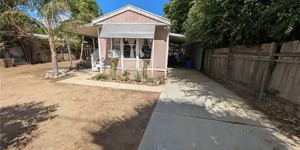 21736 Grand