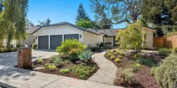 3376 Beaumont Square