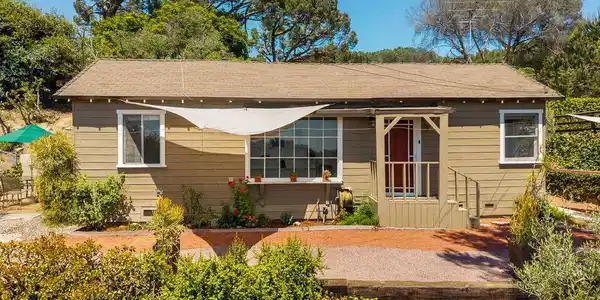 3104 Roderick Place