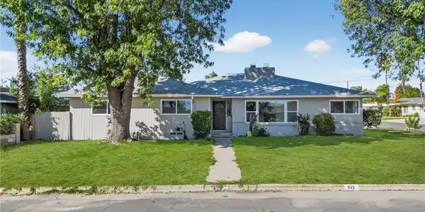 942 N Encina Avenue