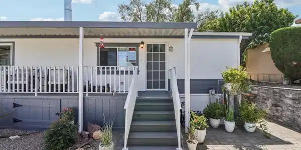 2400 W Valley Parkway