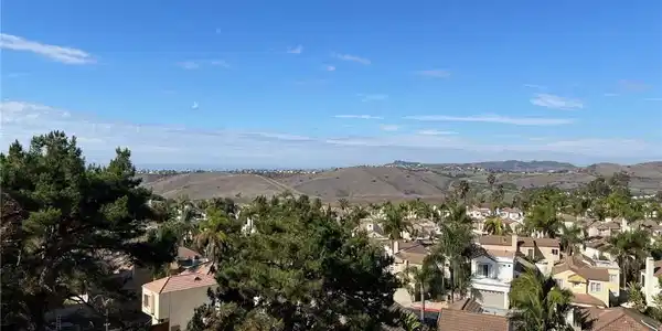 1040 Calle Del Cerro