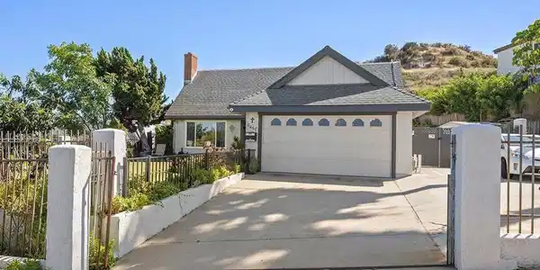 6467 Viewpoint Drive