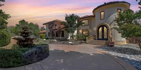 462 Pomello Drive