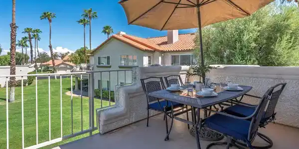 752 Vista Lago Drive N