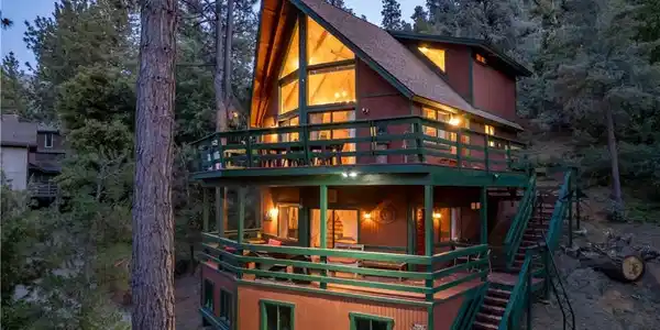 2121 Birchwood