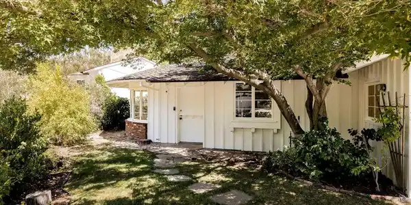 3658 Loadstone Drive