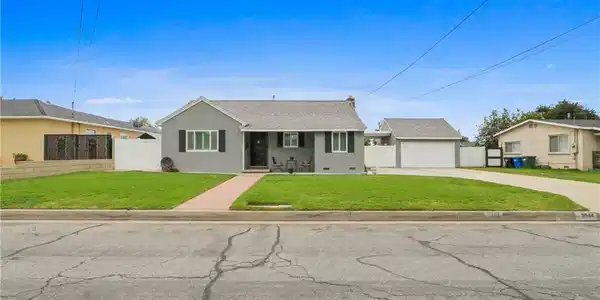 2044 E Benwood