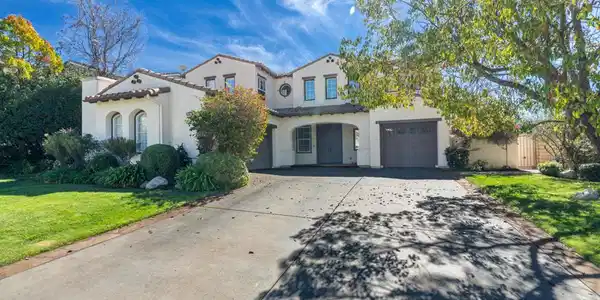 4282 Via Cerritos