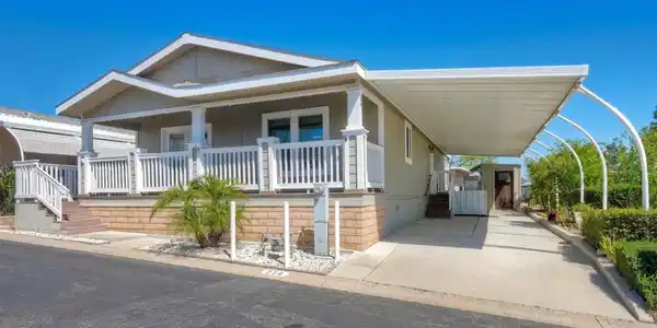525 W El Norte Parkway