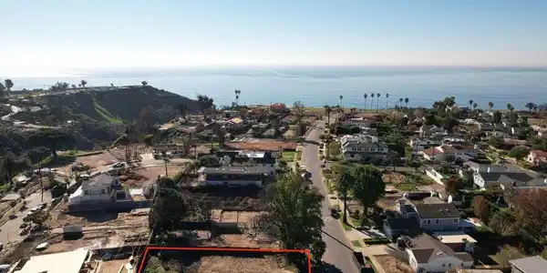 530 El Medio Avenue