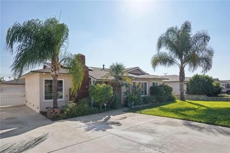 945 W Bonnie Brae