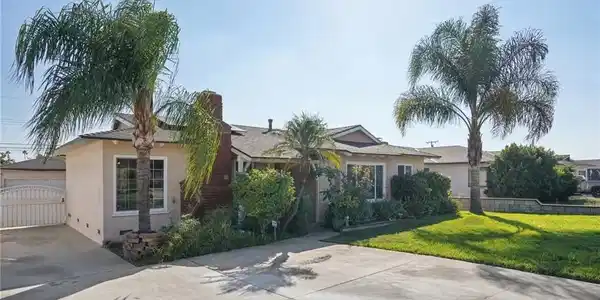 945 W Bonnie Brae