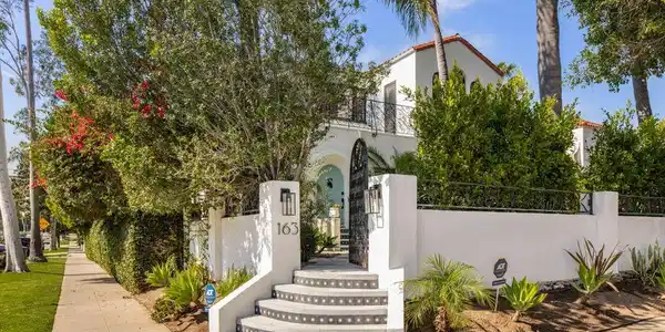 163 S Larchmont Boulevard