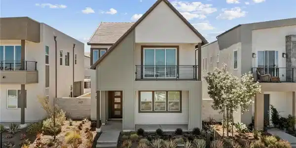 27081 Amber Sky Way