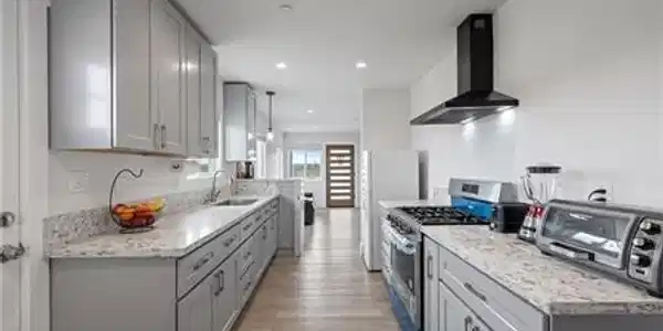 13857 E Avenue G2