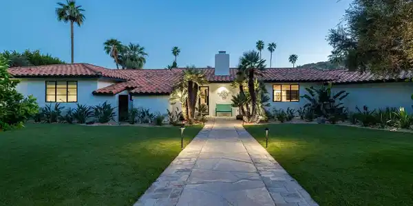 357 Camino Sur