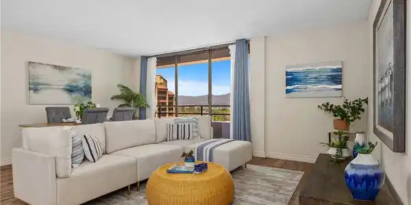 24055 Paseo Del Lago
