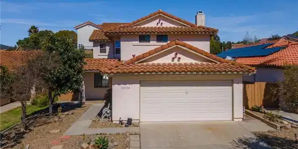 10954 Cool Lake