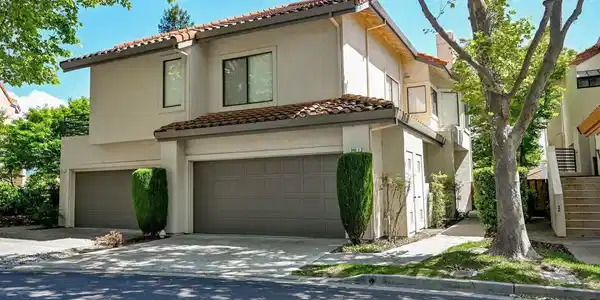 3113 Lakemont Dr