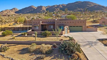 60377 Pueblo Trail