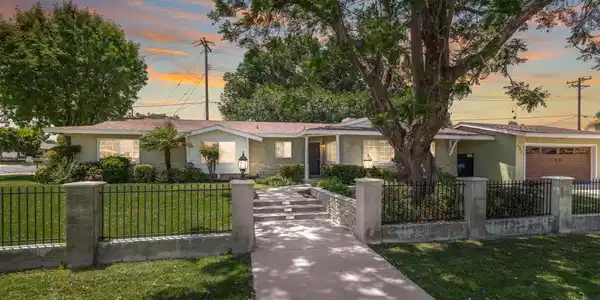 582 El Lado Drive