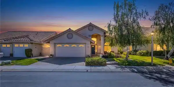 1455 Las Colinas